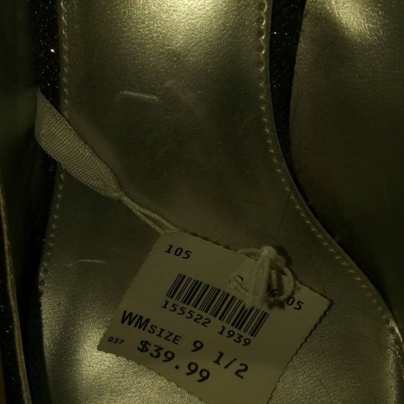 Fioni - Night Heels - Picture 2 of 5